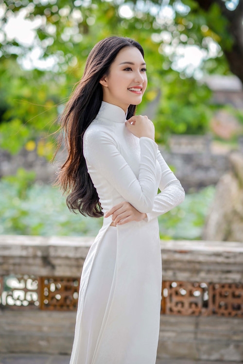 Cô được mệnh danh là 'nàng thơ' của xứ Huế.